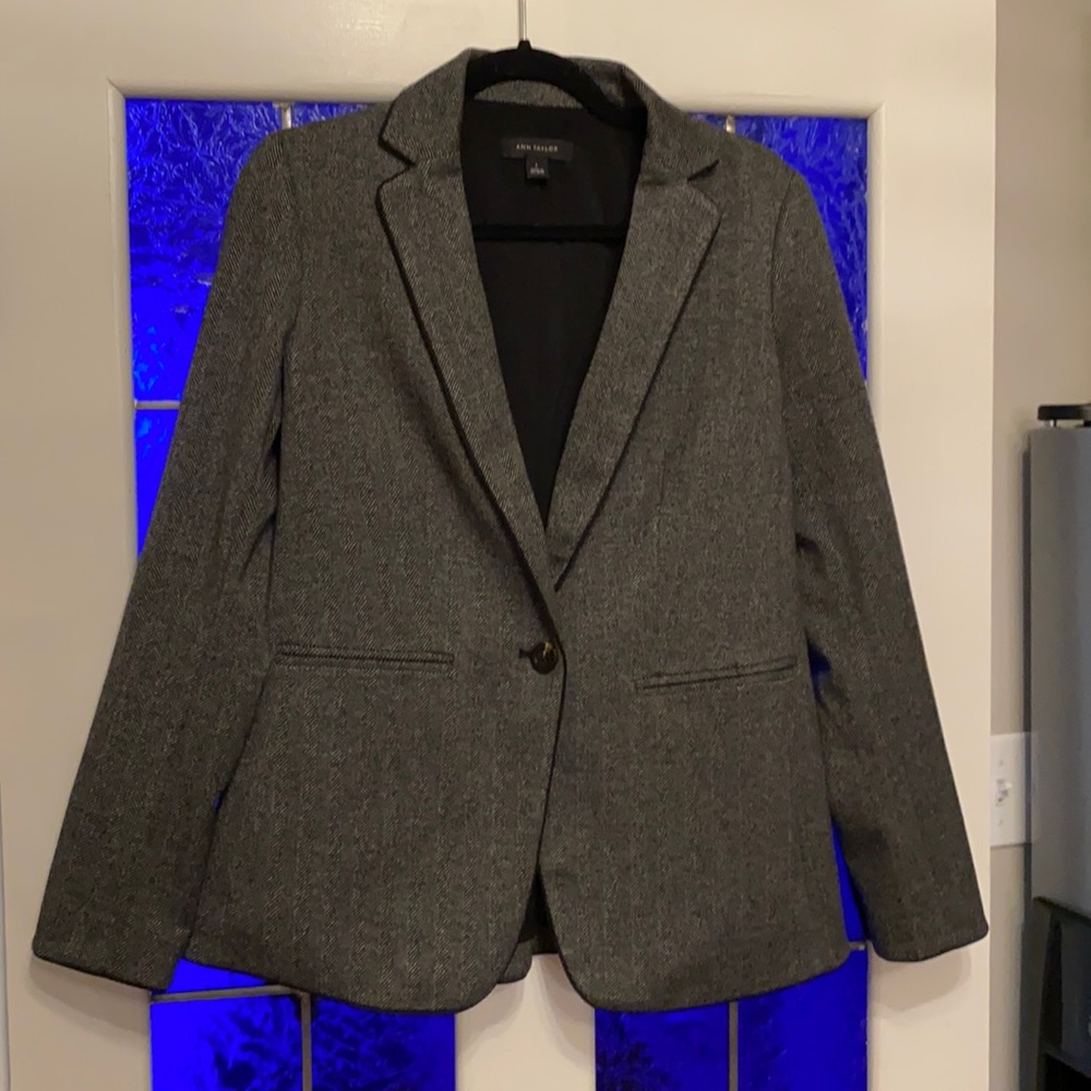 Ann Taylor Wool Blazer - Herringbone - size 6 EUC